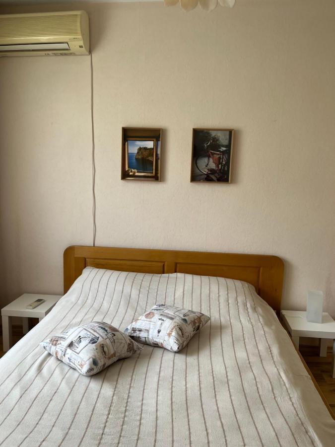 Apartment Acacia Varna Esterno foto